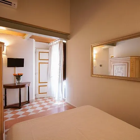 卡萨马斯塔奇酒店 3*